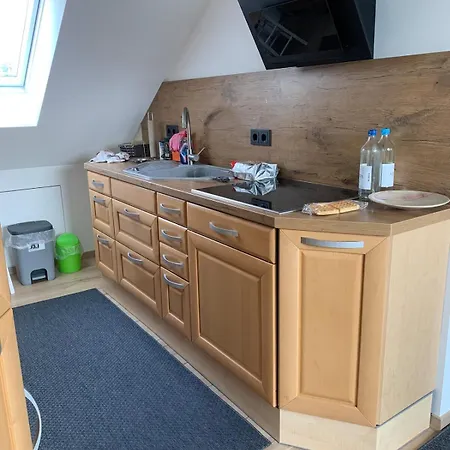 Neu Renovierte Dachgeschosswohnung *