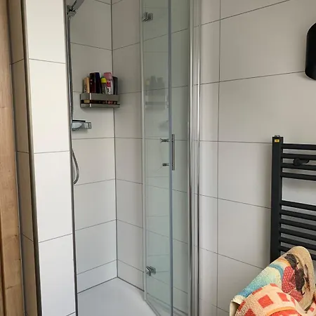 Neu Renovierte Dachgeschosswohnung