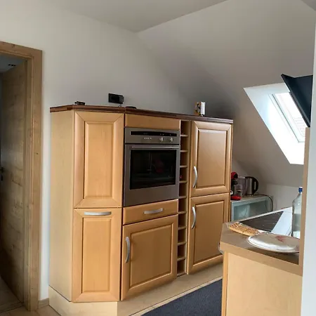 Apartment Neu Renovierte Dachgeschosswohnung *