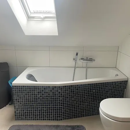 Renovierte Mit 2 Schlafzimmern Und Schlafcouch * Schloß Holte-Stukenbrock