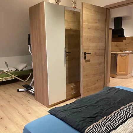 Renovierte Mit 2 Schlafzimmern Und Schlafcouch Schloß Holte-Stukenbrock