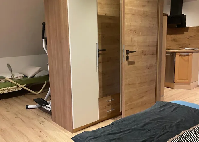 Renovierte Mit 2 Schlafzimmern Und Schlafcouch Schloß Holte-Stukenbrock